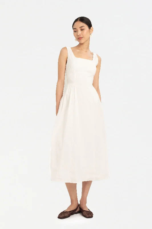 Katie Fit and Flare Dress in Daisy White Spring unclassified dresses